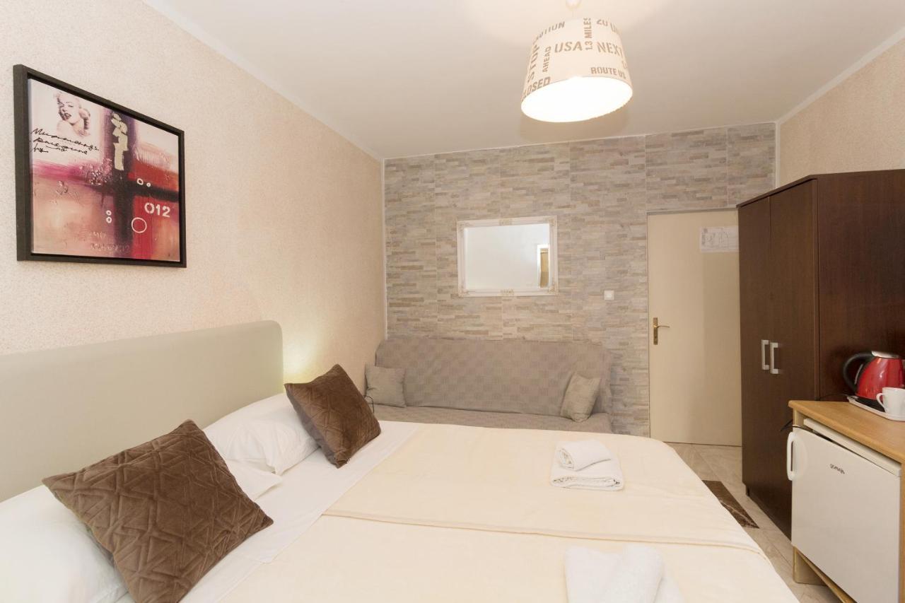 מדולין Rooms And Apartments Palma B&B מראה חיצוני תמונה